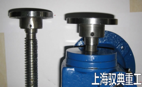 SWL絲桿升降機(jī)的頭部法蘭的可以旋轉(zhuǎn)嗎